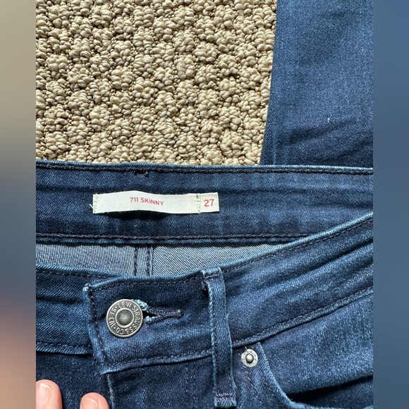 A12- Levi Red Tab 711 Skinny Jeans Dark Wash sz 27 - Picture 2 of 6